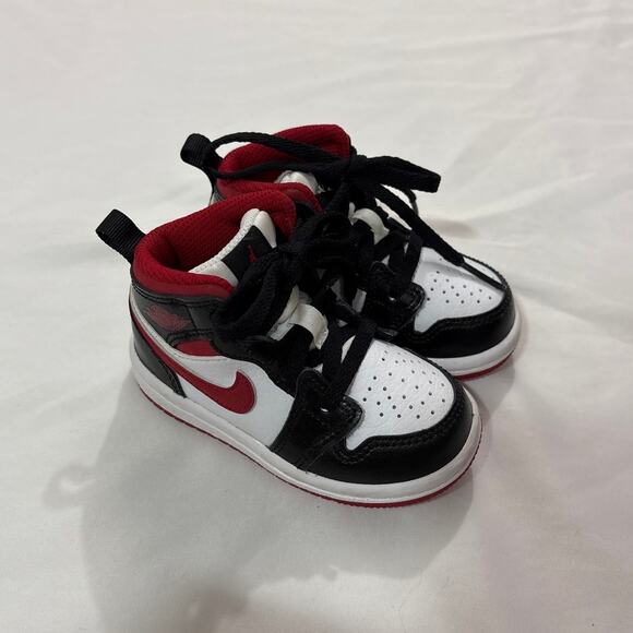 Nike Air Jordan 1 Mid Gym Red Toddler Size 5C Sneakers Streetwear